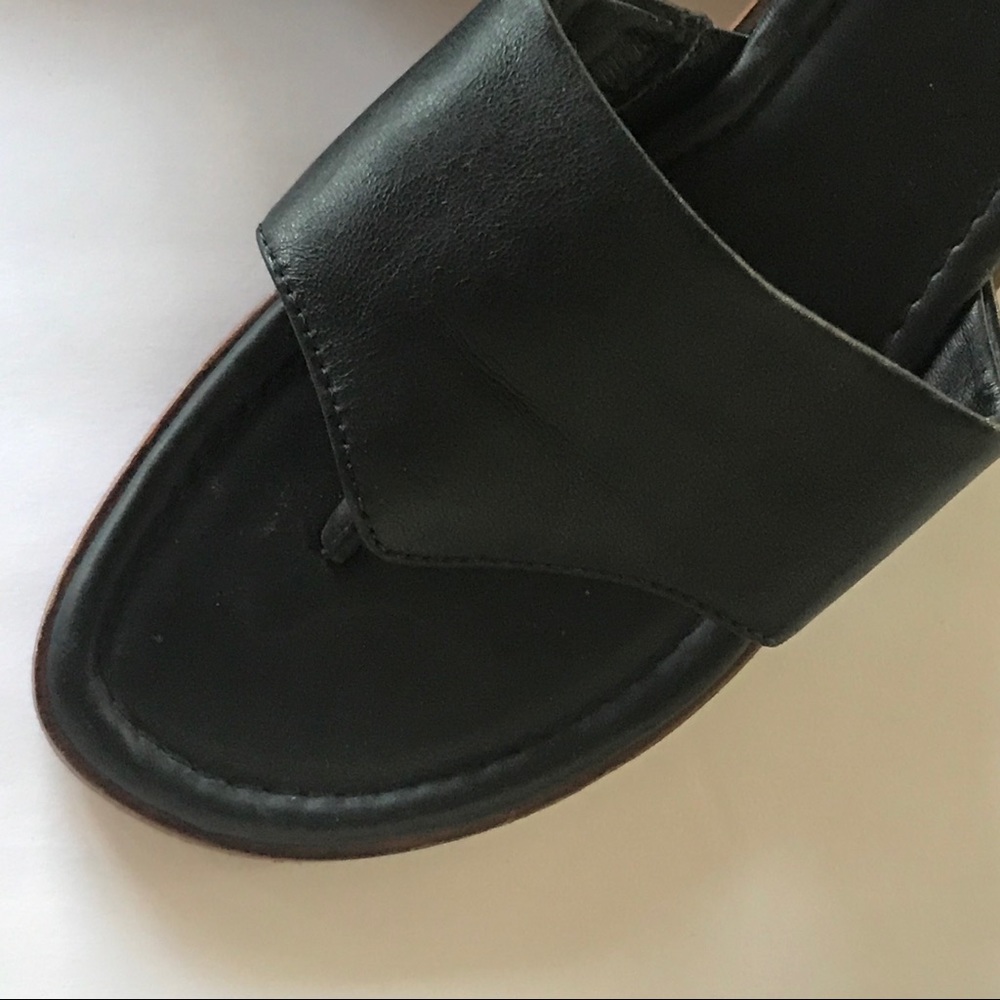 Johnson and Murphy Black Thong 8.5 Sandal